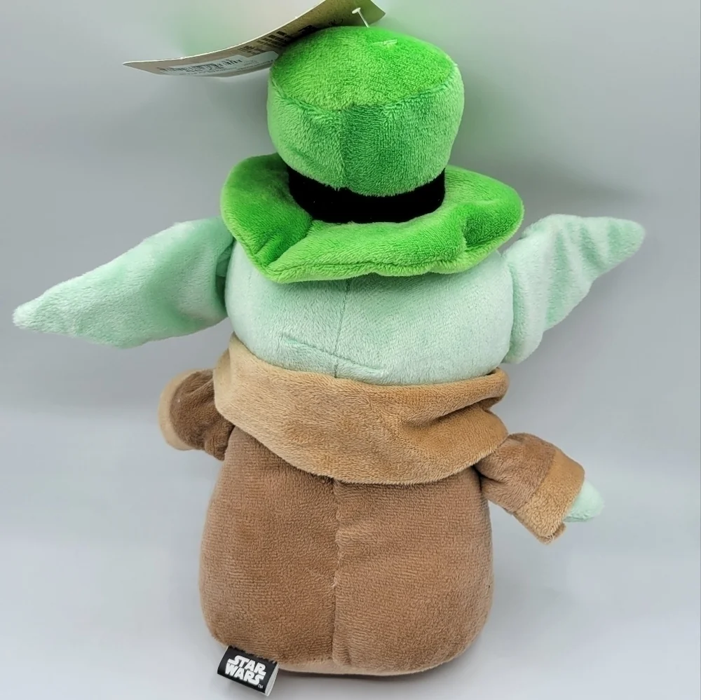 Star Wars St Pattys Grogu leprechaun Squeaker Pet Toy